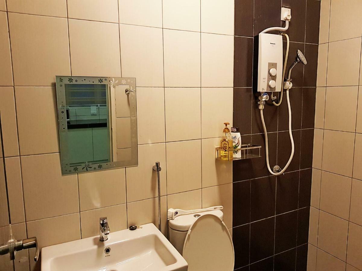Selendang In Krubong Near Std Hang Jebat, Mitc & Utem Malacca Bagian luar foto